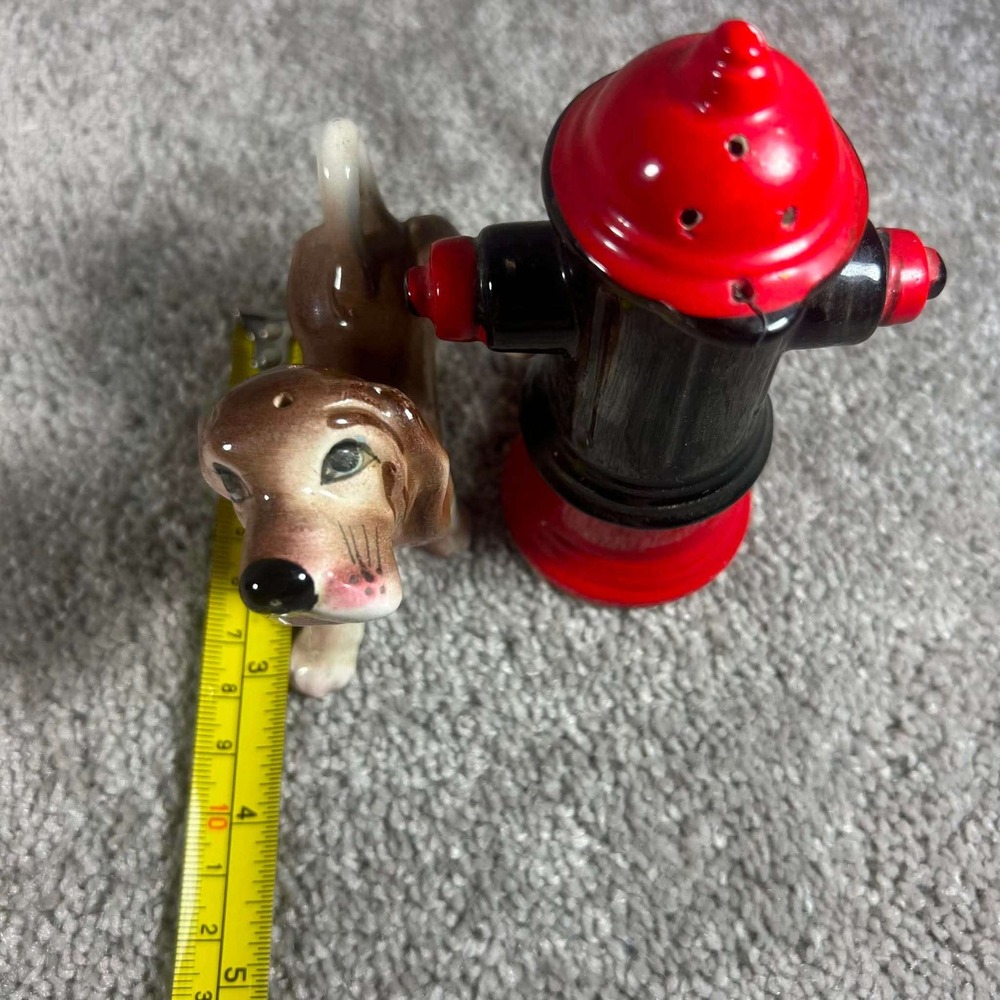 Fire Hydrant W/Peeing Dog Salt & Pepper Shakers By Tilso Made in Japan - Picture 6 of 6